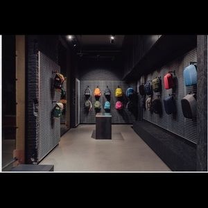 Meet your Posher, Leslie